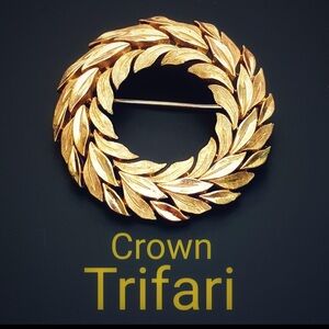 Vintage Crown Trifari Gold Wreath Brooch